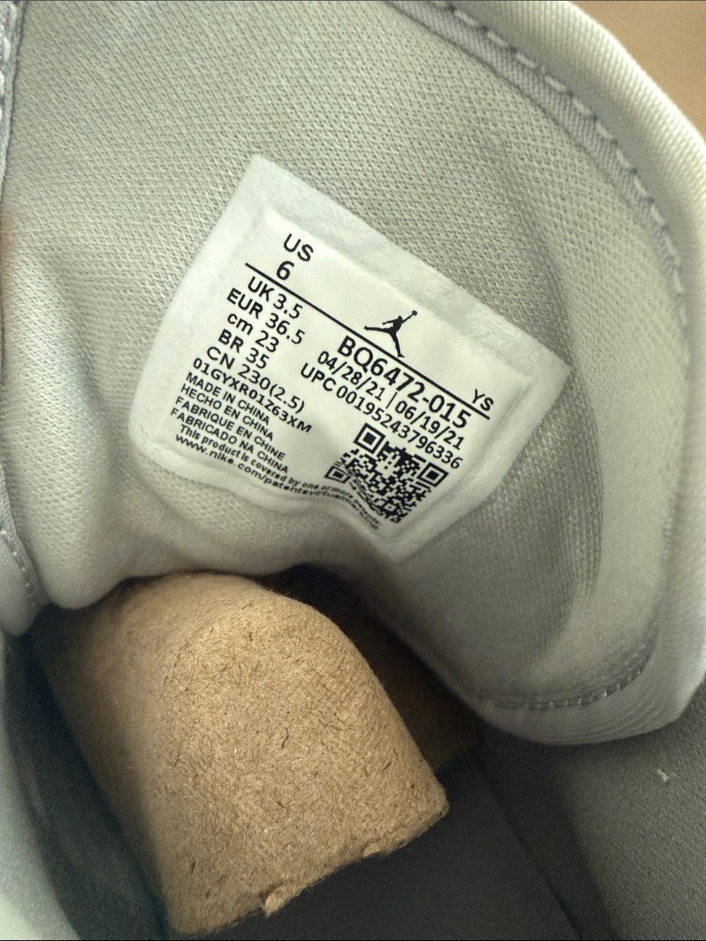 2021 Wmns Air Jordan 1 Mid 'Grey Fog' - Picture 5 of 10